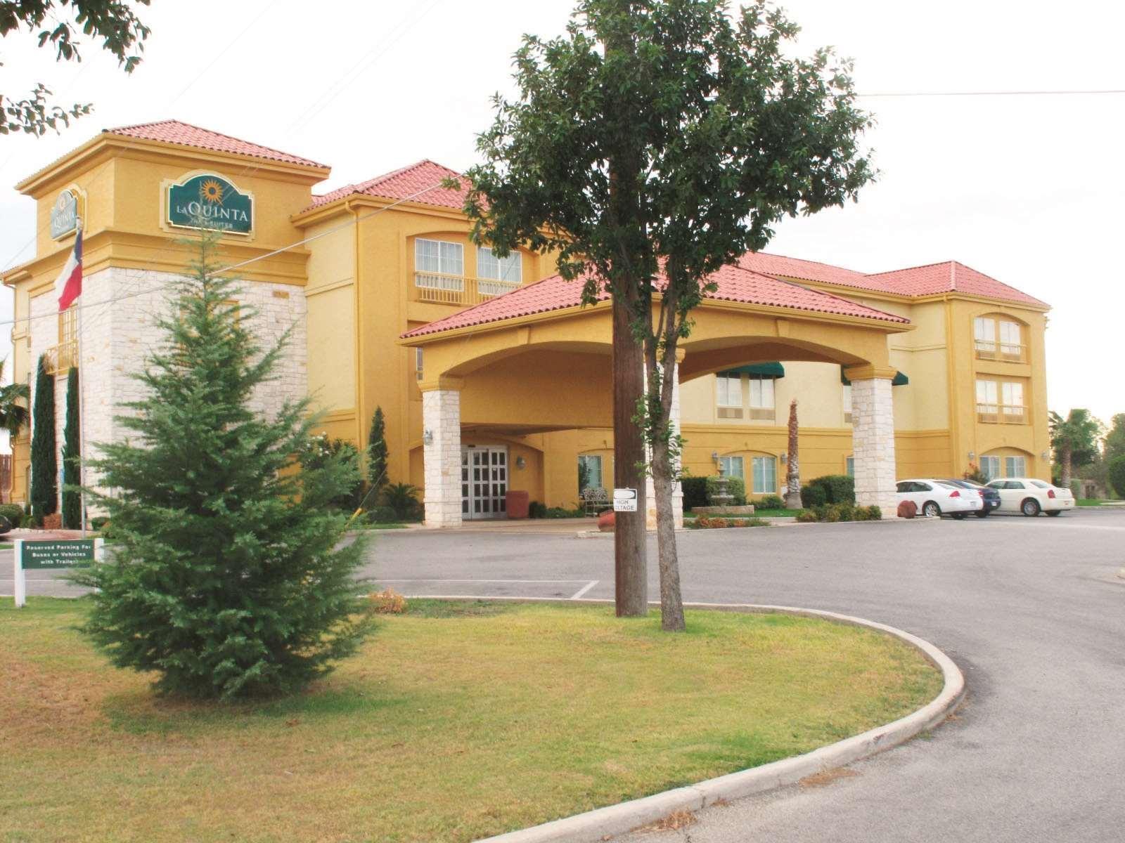 La Quinta By Wyndham Fredericksburg Hotel Exterior foto